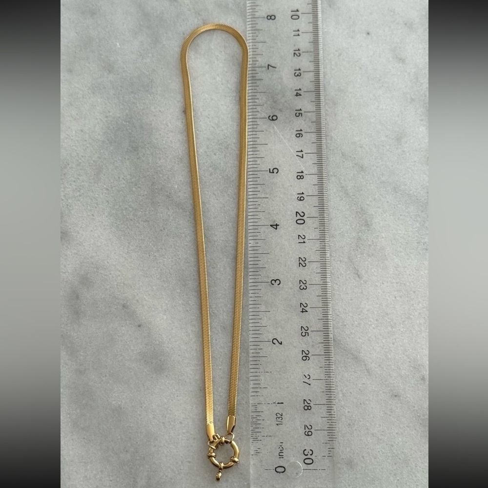 COPY - COPY - Gold Chain Link Snake Round Pendant Clasp Necklace
Brand New - Picture 4 of 4